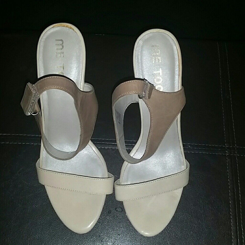 Me Too Women's Leather Heels – Beige & Tan Two-Tone, Size 8.5 (Pre-Owned)